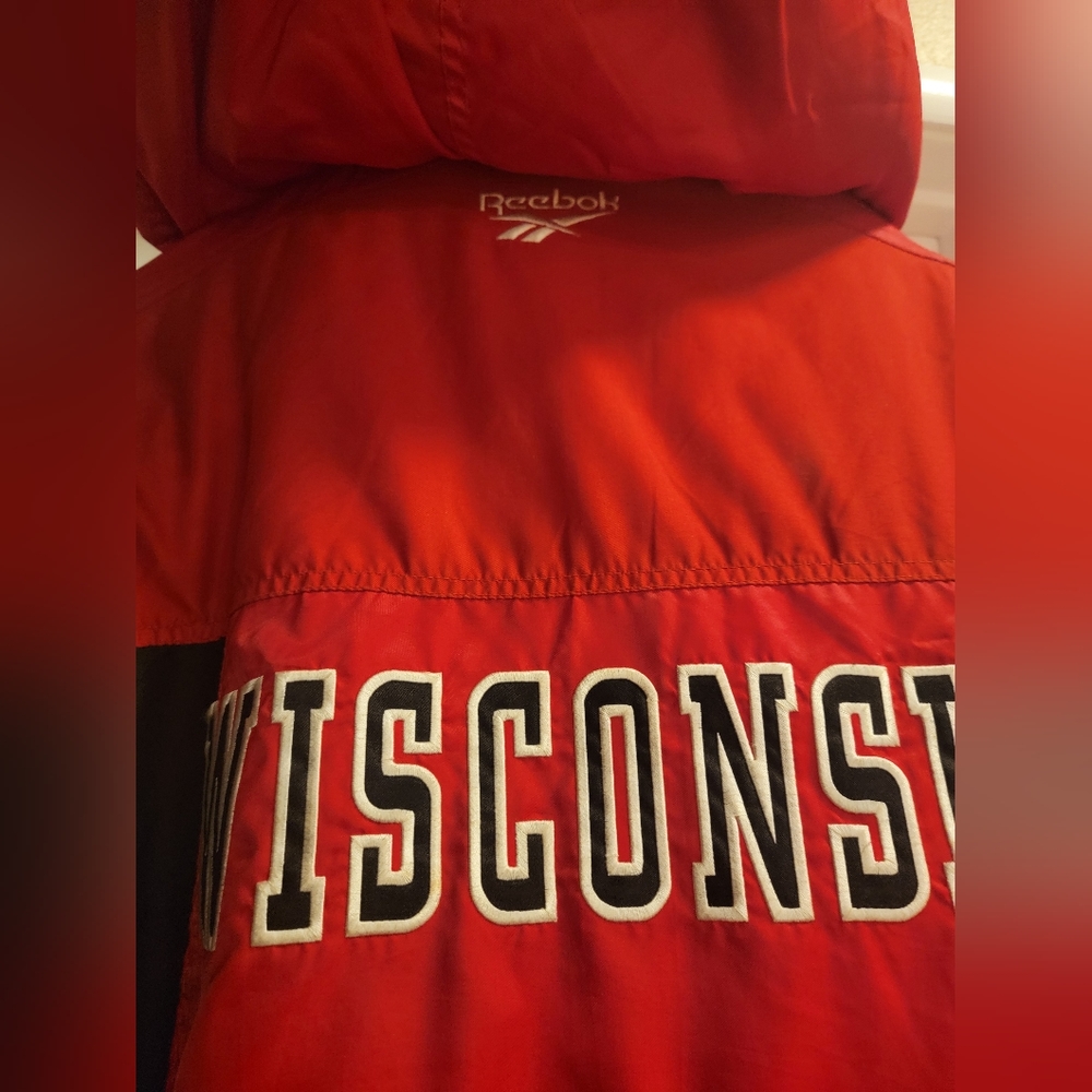 Vintage Reebok Wisconsin Jacket - Size M - Picture 4 of 13